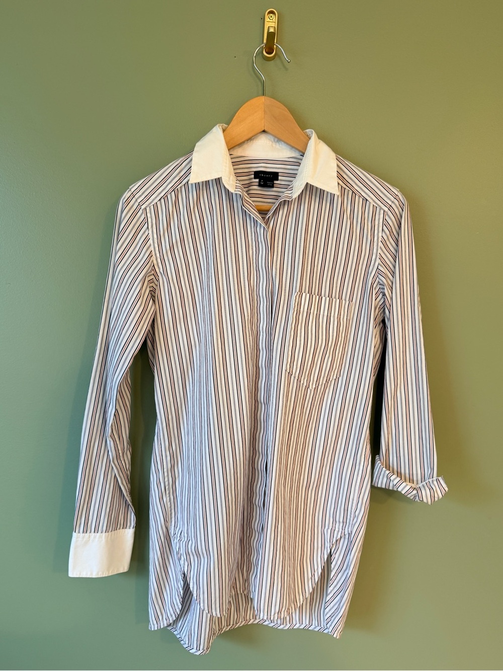 Theory Women’s Blue and White Striped Button-Down Shirt with White Collar